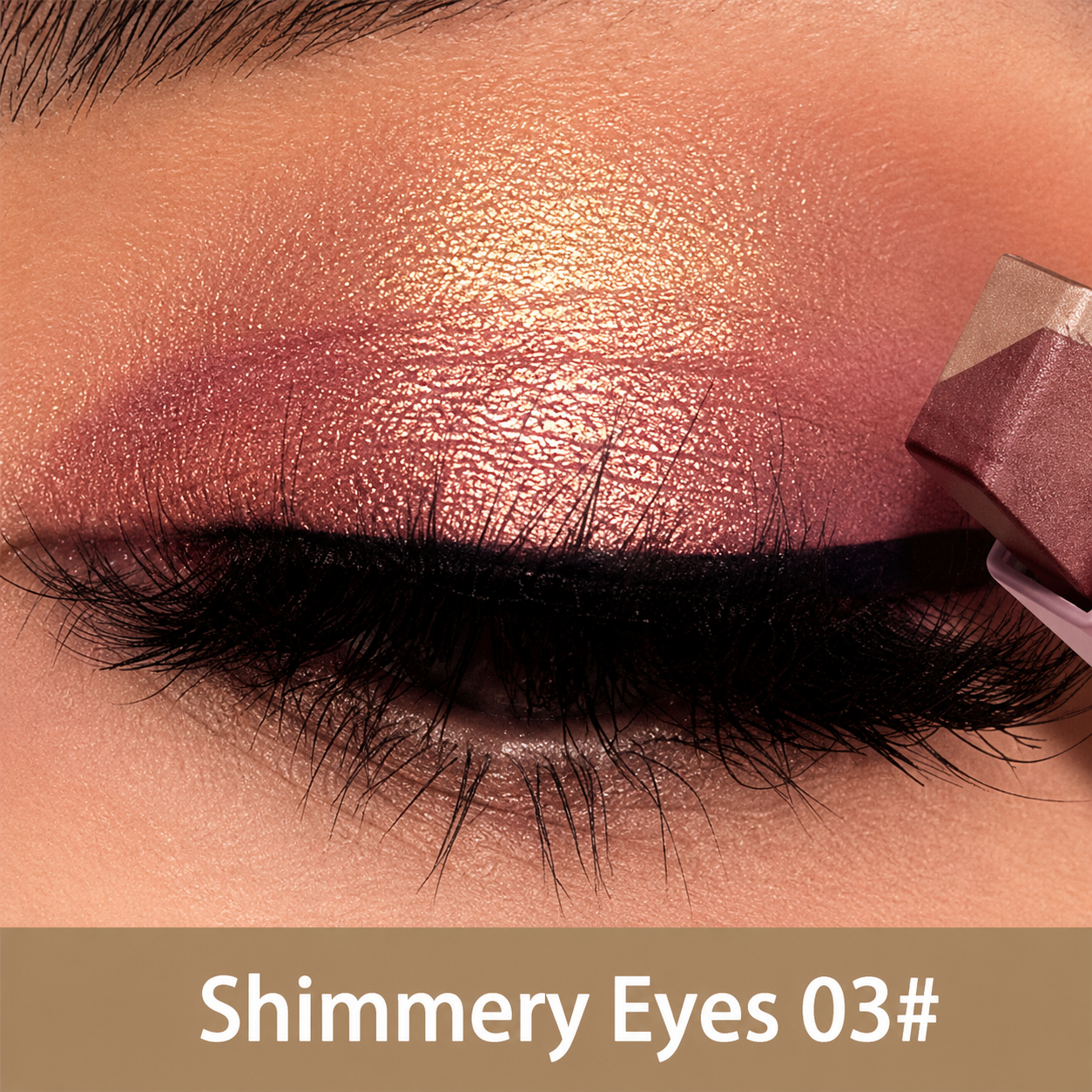 Dual-color eyeshadow for a natural and long-lasting look.